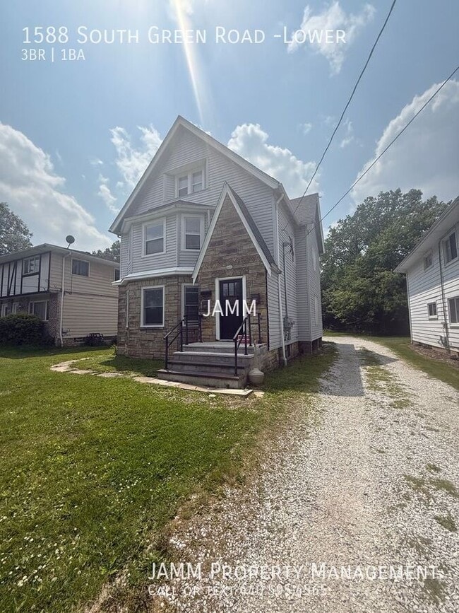 property at 1588 S Green Rd