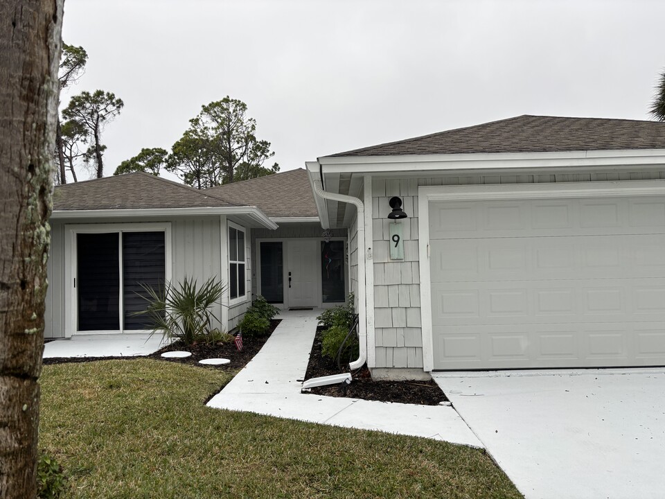 9 Jasmine Run in Ormond Beach, FL - Building Photo