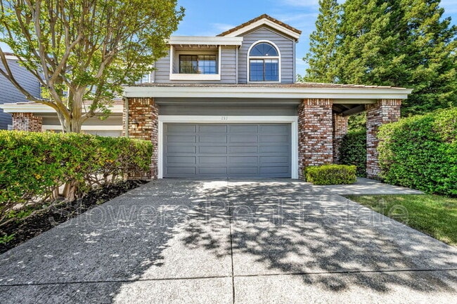 property at 212 Kingswood Ct