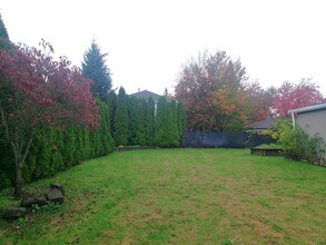 12146 SE Rhone St in Portland, OR - Building Photo - Building Photo