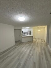 3470 Pinewalk Dr N in Margate, FL - Foto de edificio - Building Photo