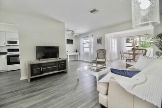 2338 Nash St in Clearwater, FL - Building Photo - Building Photo