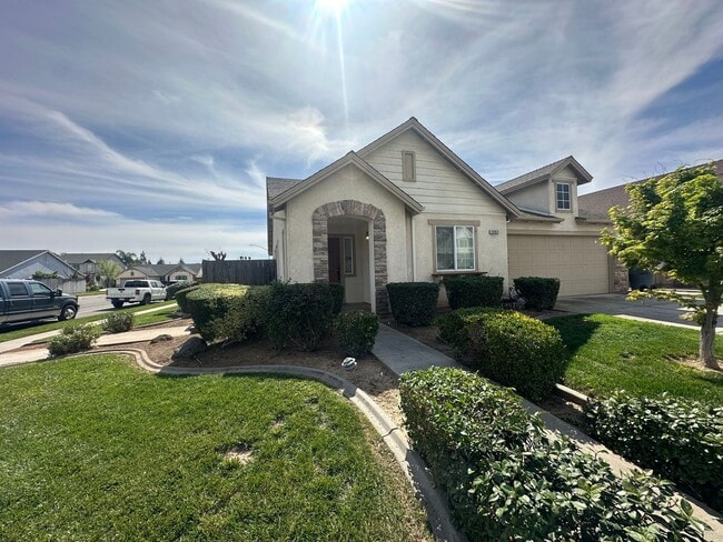 2462 Gallery Dr in Riverbank, CA - Building Photo - Building Photo