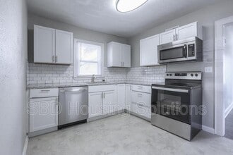1502 N Main St in Independence, MO - Building Photo - Building Photo