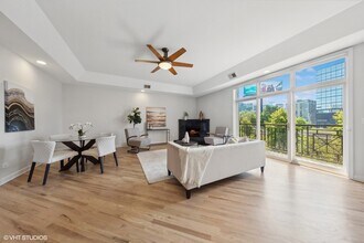 820 W Hubbard St in Chicago, IL - Building Photo - Building Photo