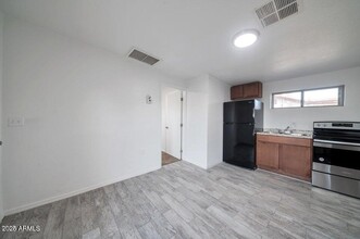 1108 S 33rd Ave in Phoenix, AZ - Building Photo - Building Photo