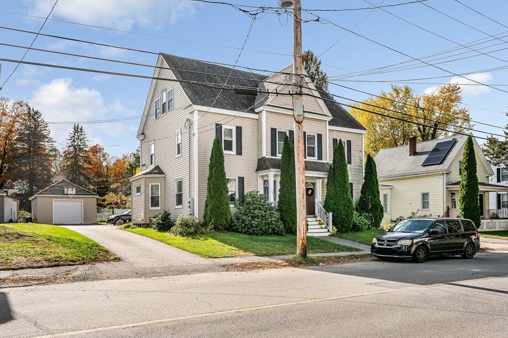 146 S Pleasant St in Haverhill, MA - Building Photo