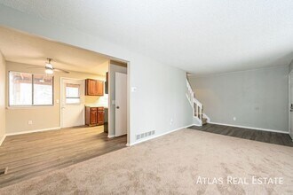 2 S Macon Ct in Aurora, CO - Building Photo - Building Photo