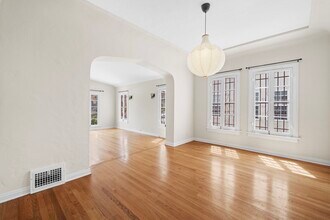 429 N Gardner St, Unit 429 in Los Angeles, CA - Building Photo - Building Photo