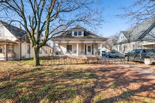 221 S Glenn St in Wichita, KS - Building Photo