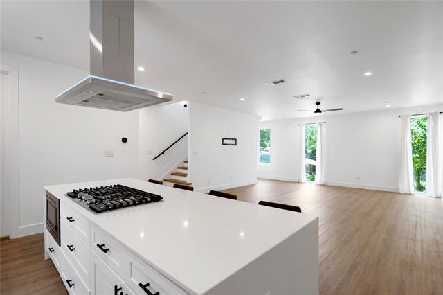 property at 1139 N Madison Ave