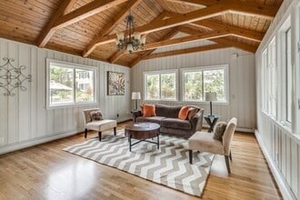 137 Shade St in Lexington, MA - Building Photo - Building Photo