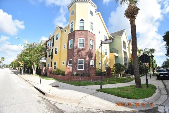 property at 1910 E Palm Ave