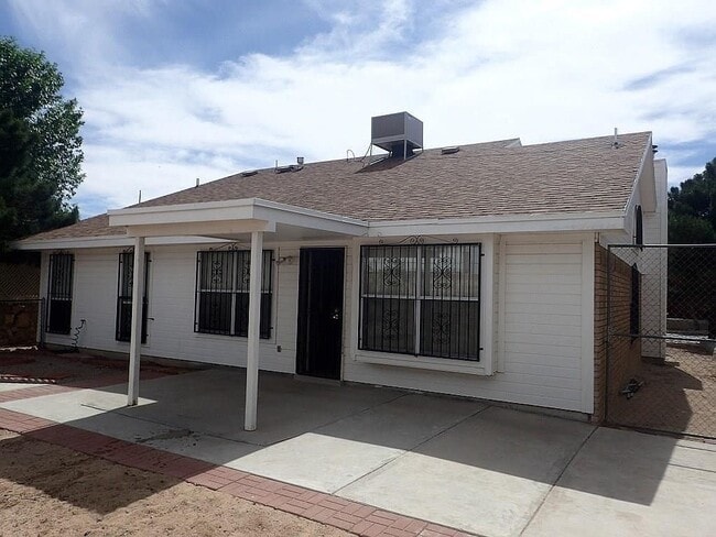 12284 Amstater Cir in El Paso, TX - Building Photo - Building Photo