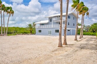 90 N Bounty Ln in Key Largo, FL - Building Photo - Building Photo