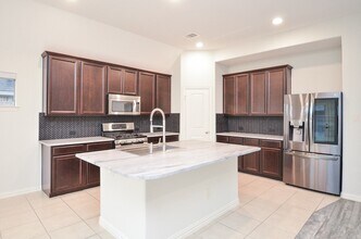 17902 Logans Pine Dr in Tomball, TX - Building Photo - Building Photo