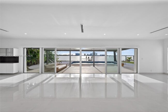 property at 1101 S Shore Dr
