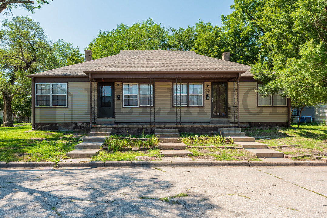 1127 W 16th St N in Wichita, KS - Building Photo