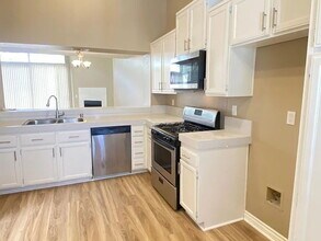 3740 S Bear St in Santa Ana, CA - Building Photo - Building Photo