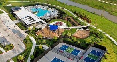 22106 Strathfield Cir in Cypress, TX - Building Photo - Building Photo