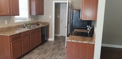 3706 Pioneer Dr in Hope Mills, NC - Building Photo - Building Photo