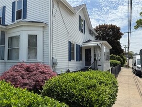 182 Newland Ave in Woonsocket, RI - Building Photo - Building Photo