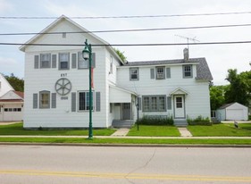 710 N Main St in Marion, WI - Building Photo