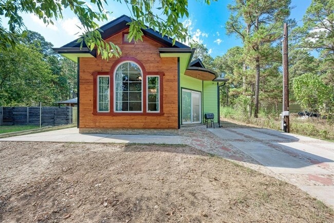 property at 124 Pinewood Dr