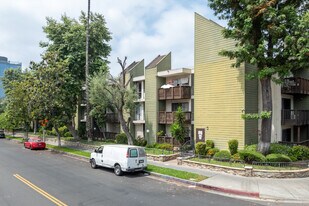 Park Villas in Los Angeles, CA - Building Photo