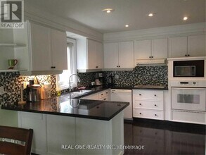 3501 Kingbird Ct in Mississauga, ON - Building Photo - Building Photo