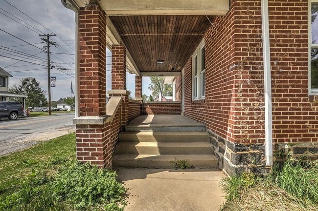 207 Falmouth Rd in Bainbridge, PA - Building Photo - Building Photo