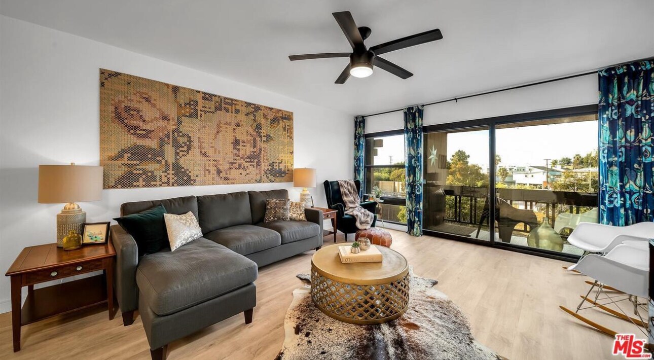 7742 Redlands St in Playa Del Rey, CA - Building Photo