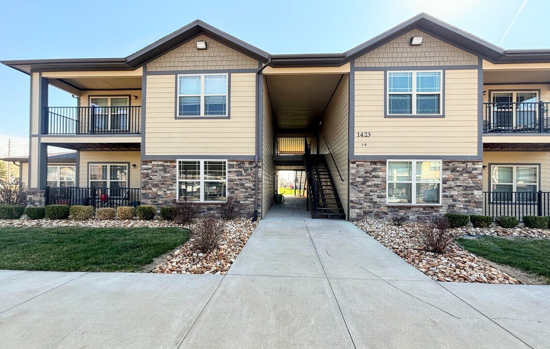 1427 Genesis Dr in McPherson, KS - Building Photo