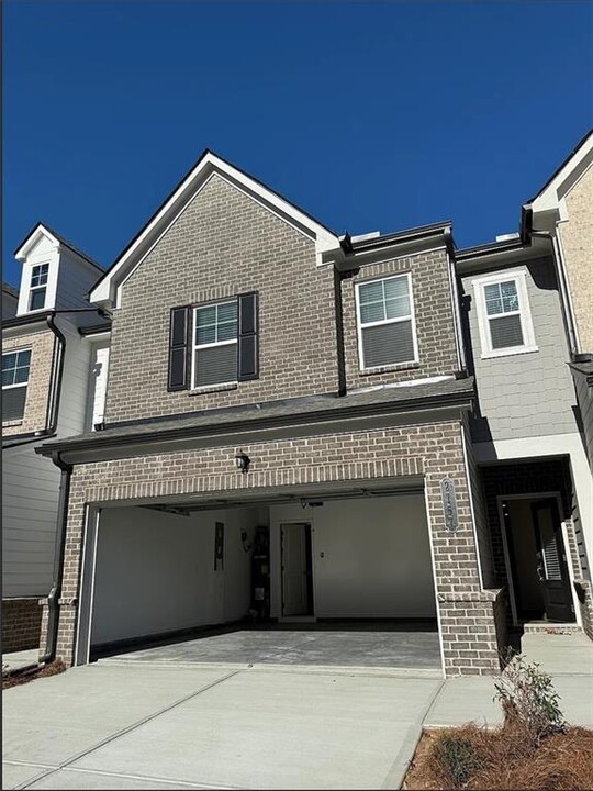 2751 Lou Lou Ln in Buford, GA - Building Photo