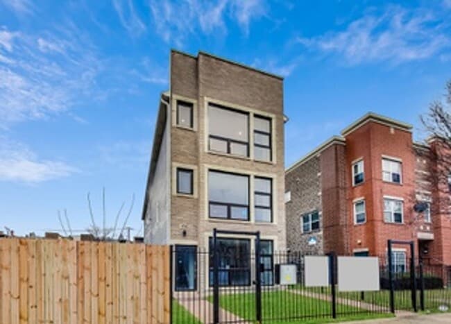 4745 S Indiana Ave in Chicago, IL - Building Photo - Building Photo