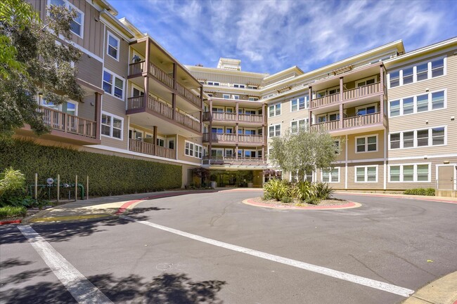 33 North Apartments in San Rafael, CA - Building Photo - Building Photo