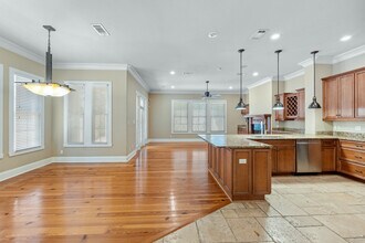1836 Ashley Hall Way in Tallahassee, FL - Foto de edificio - Building Photo
