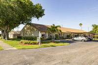 Summertree Village in Clearwater, FL - Building Photo - Building Photo