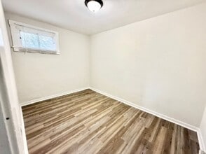 343 Ohio Ave in Clairton, PA - Foto de edificio - Building Photo