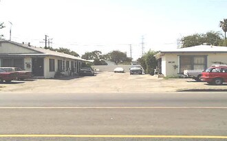 6711-6715 Tujunga Ave Apartments