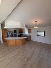 103 E Shiloh Rd in Santa Rosa, CA - Building Photo - Building Photo