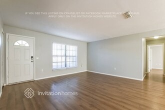 2252 Matthew Cir in Deltona, FL - Foto de edificio - Building Photo