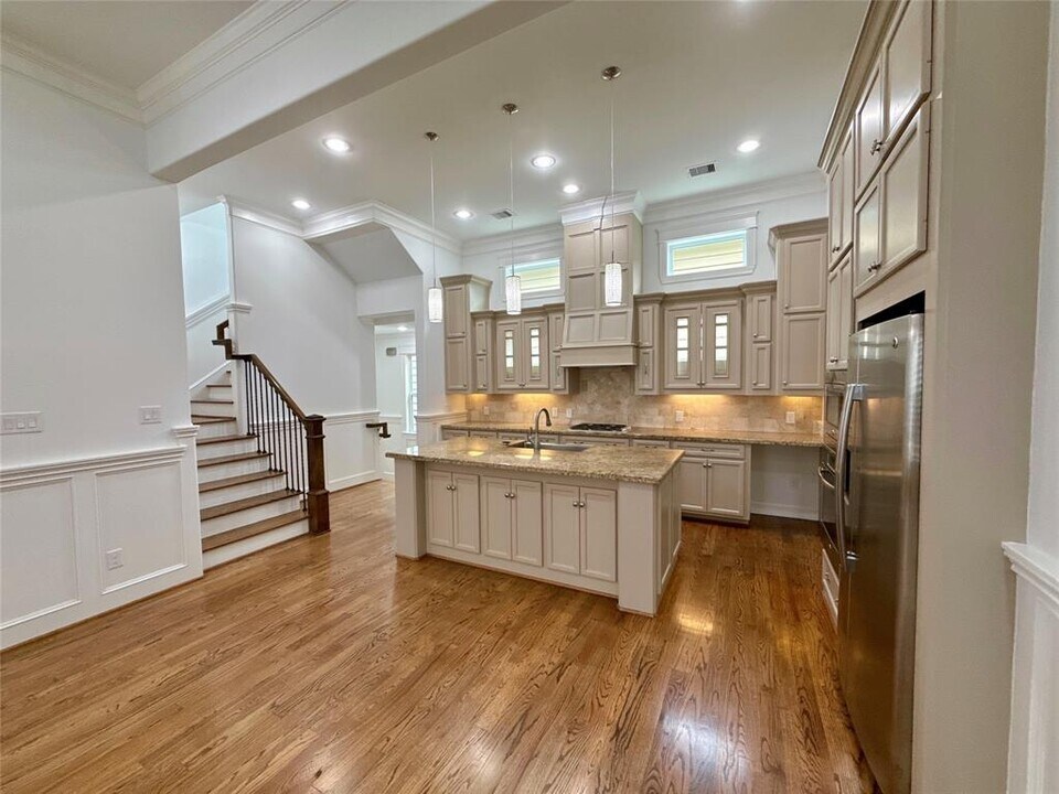 621 Rutland St in Houston, TX - Building Photo
