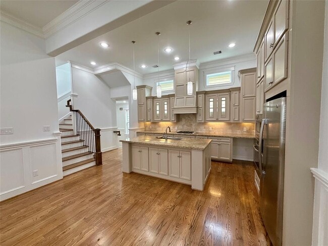 property at 621 Rutland St