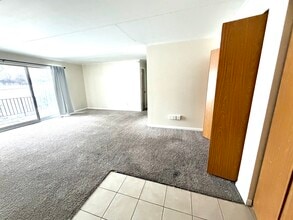 1133 Royal St George Dr in Naperville, IL - Building Photo - Building Photo