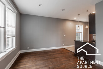 7529 N Rogers Ave in Chicago, IL - Building Photo - Building Photo