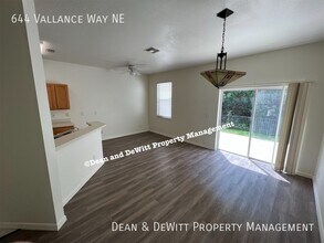 644 Vallance Way NE in St. Petersburg, FL - Building Photo - Building Photo