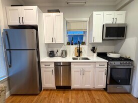 1576 Cambridge St, Unit 1R in Cambridge, MA - Building Photo