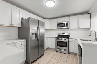 234 E Shorewood Dr in Round Lake Beach, IL - Building Photo - Building Photo