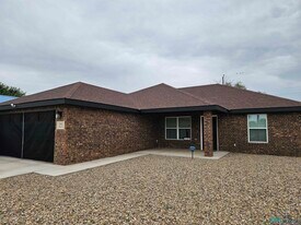 1941 Dale St in Clovis, NM - Building Photo